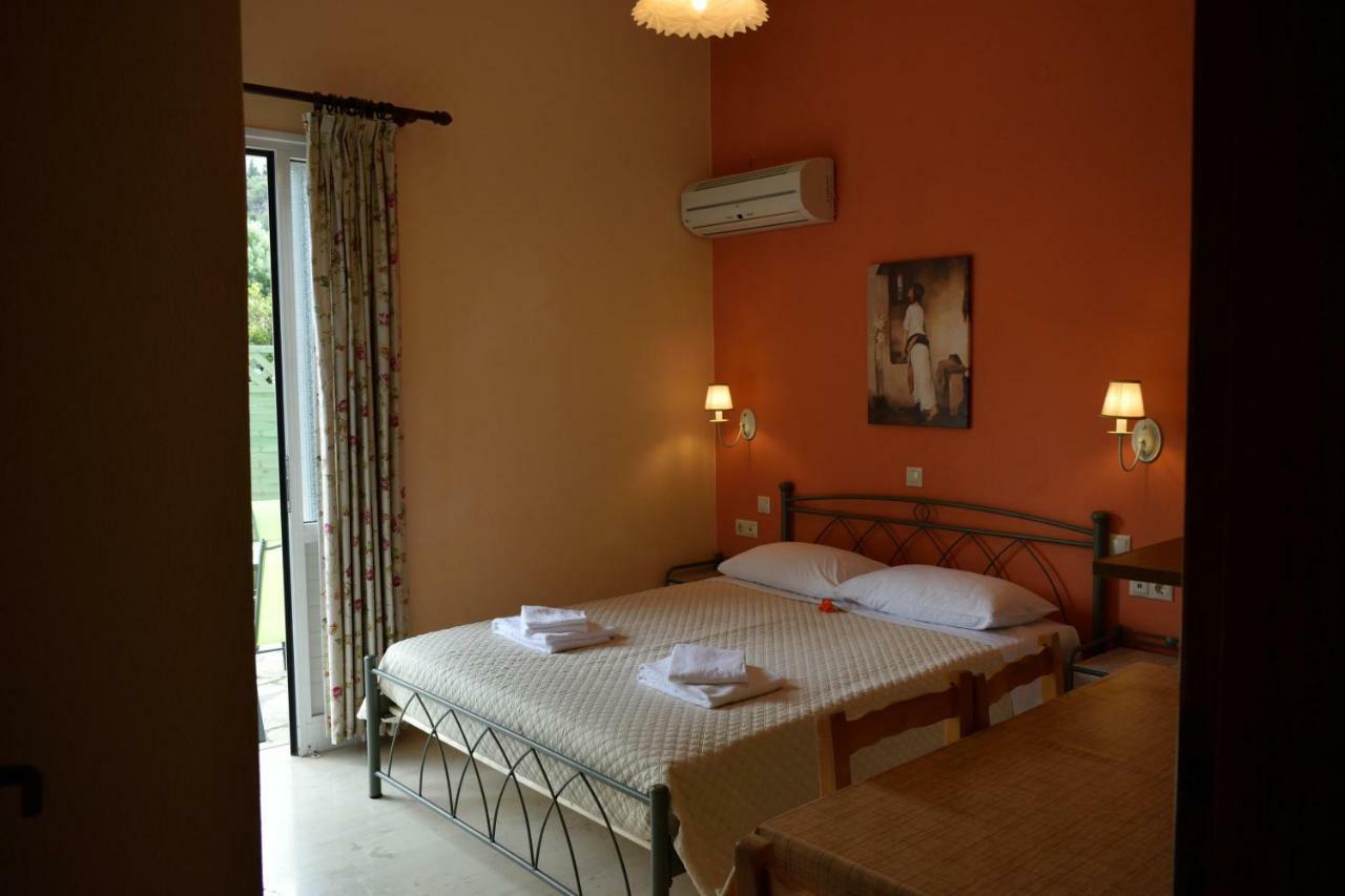 Stamoulis Apartments Agia Efimia Extérieur photo
