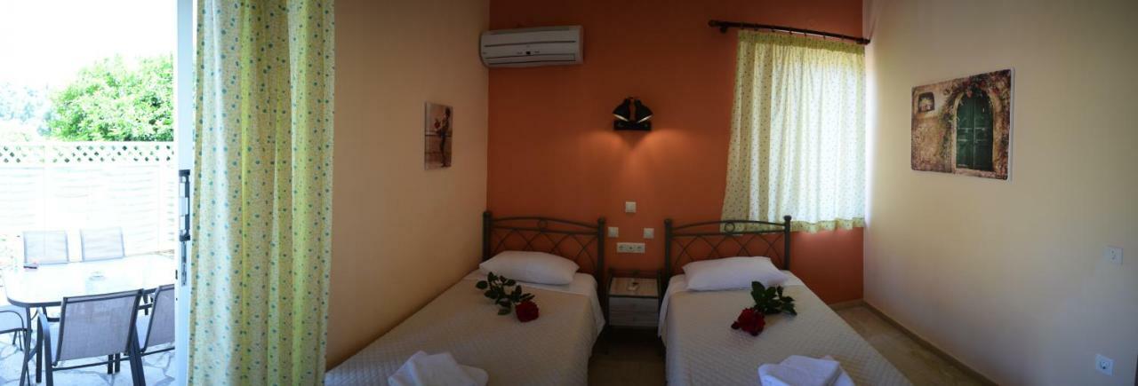 Stamoulis Apartments Agia Efimia Extérieur photo