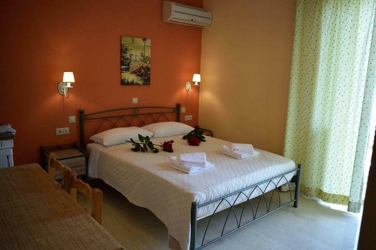 Stamoulis Apartments Agia Efimia Extérieur photo